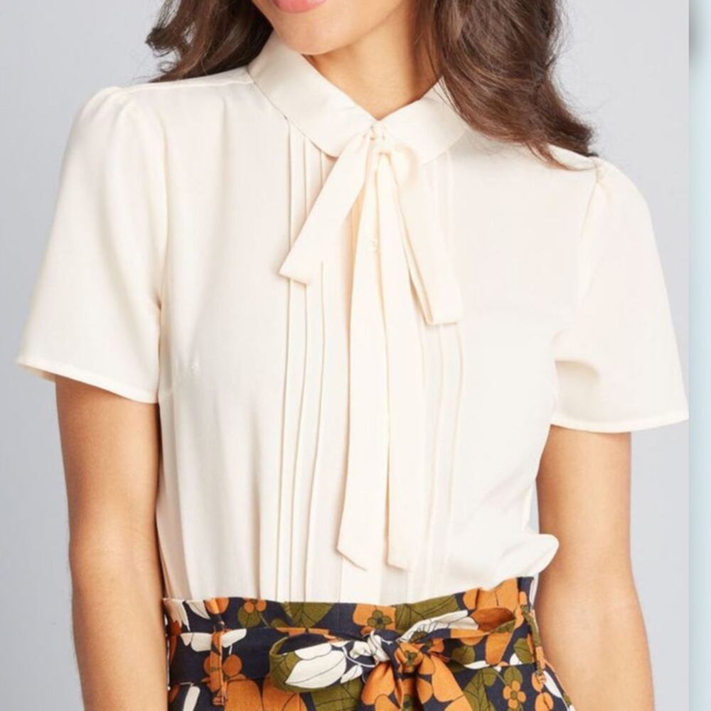 ModCloth Princess Highway Cream Blouse with Bow Detail Size 12